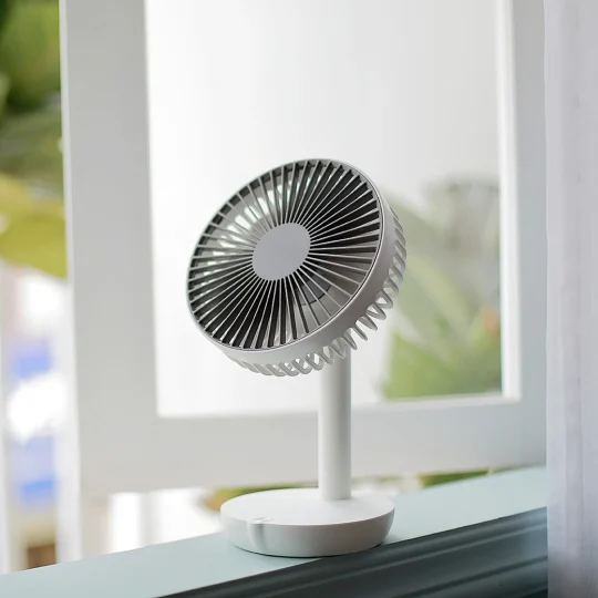GXZ-F819  Desk Fan 4000 mAh 18650 Rechargeable battery Portable Strong 3 Speed Adjustable Angle Desk Mini Fan For Summer