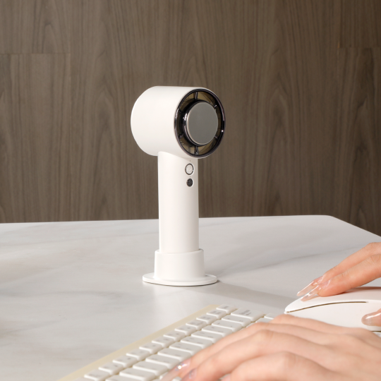 GXZ-F61 Newest Design Handy Cooling Fan 3000mAh Rechargeable Fast Refrigeration Portable Mini Turbo Handheld Fan
